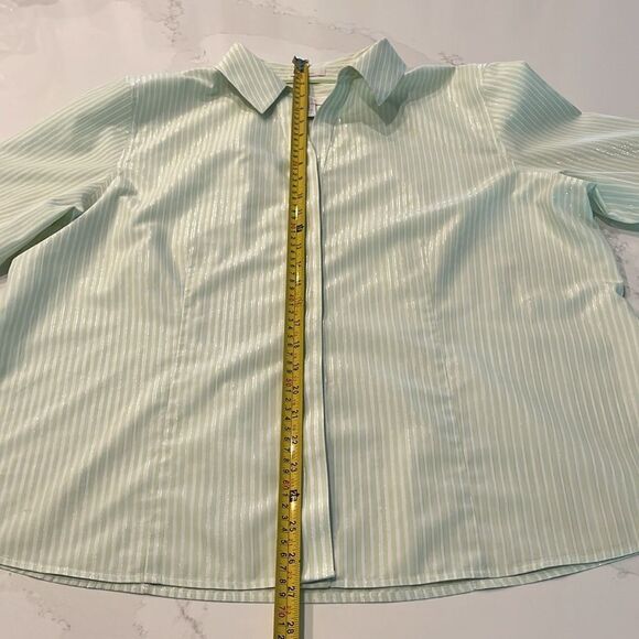 Chico's Green/White/Silver Striped No-Iron LS Blouse - Picture 4 of 8